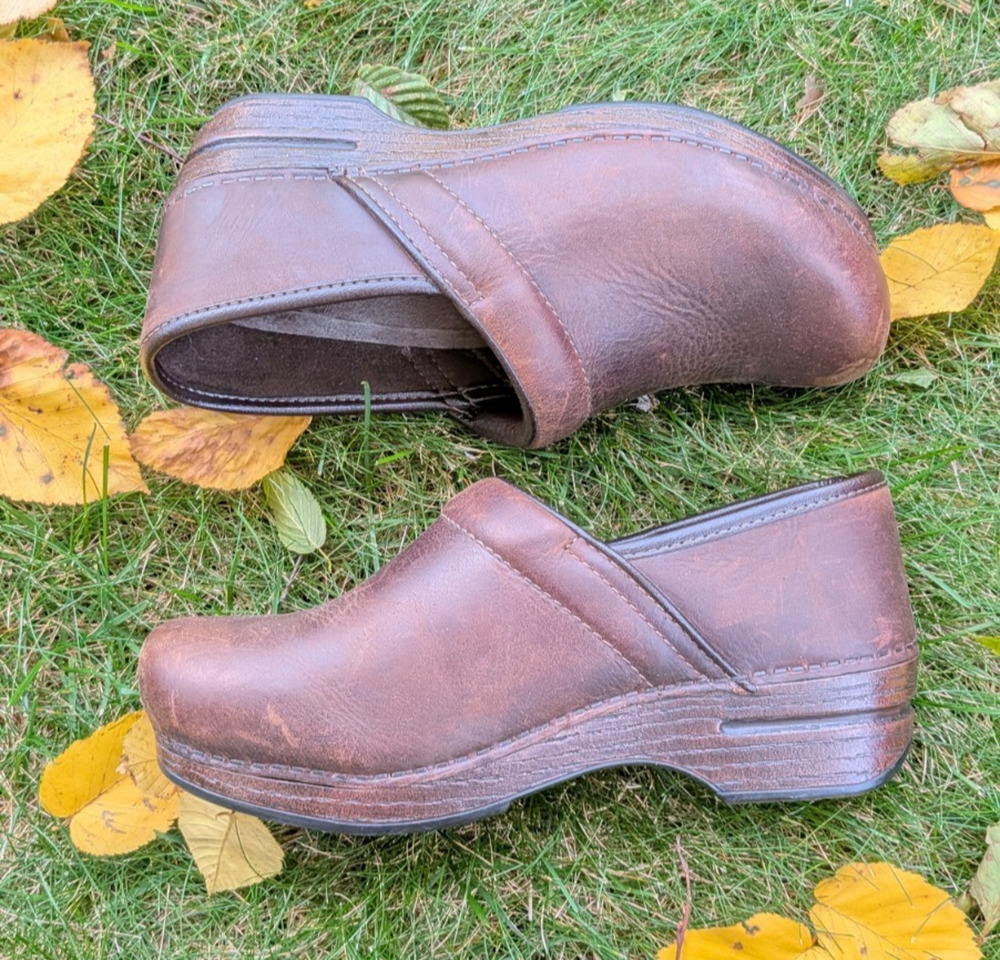 Dansko XP Professional Clogs Womens 39 9 Brown Leather Comfort Nurse Granola
